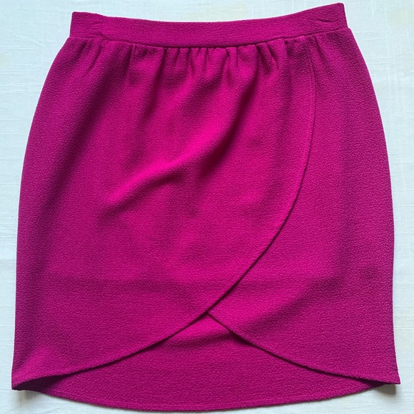 Fuchsia Tulip Skirt by Ophelia for Francesca’s - Picture 1 of 6